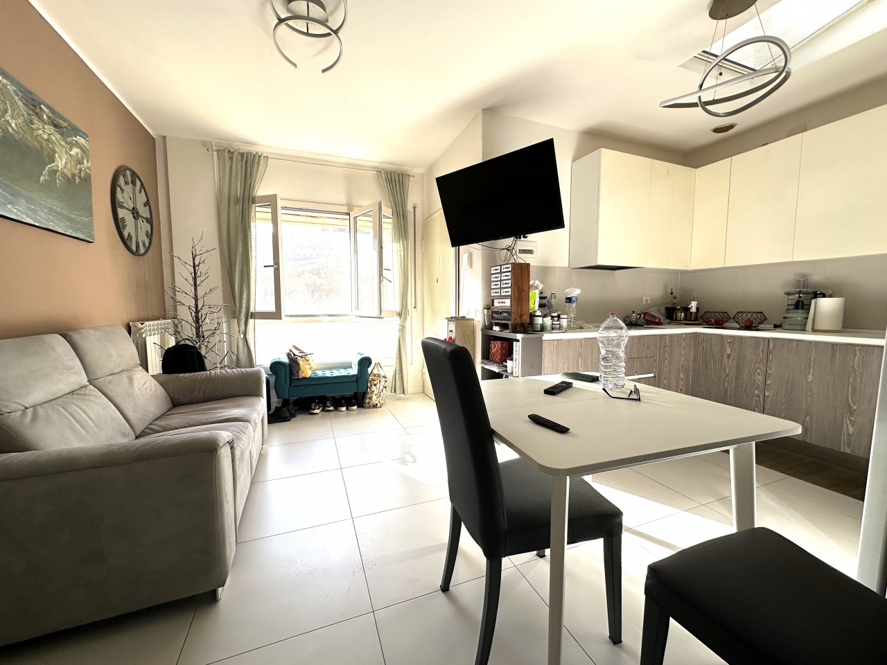 Trilocale con box in via aretina, Fiesole