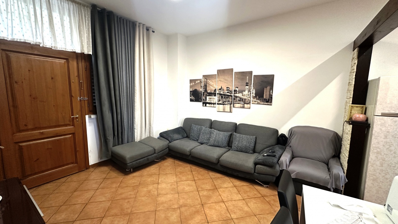 Trilocale con terrazzo in via marconi, Reggello