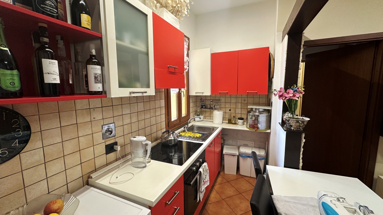 Trilocale con terrazzo in via marconi, Reggello