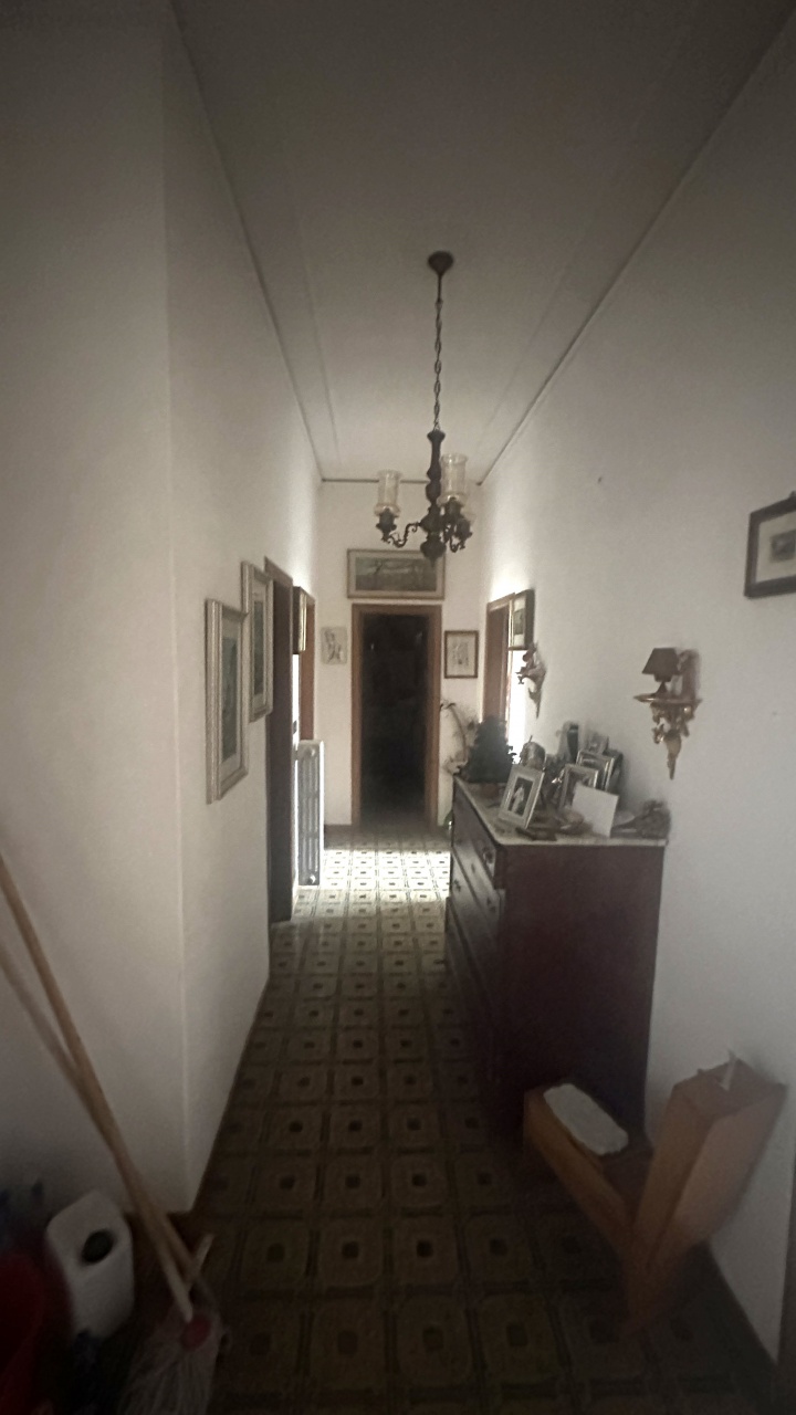 Quadrilocale con terrazzo in via aretina, Fiesole