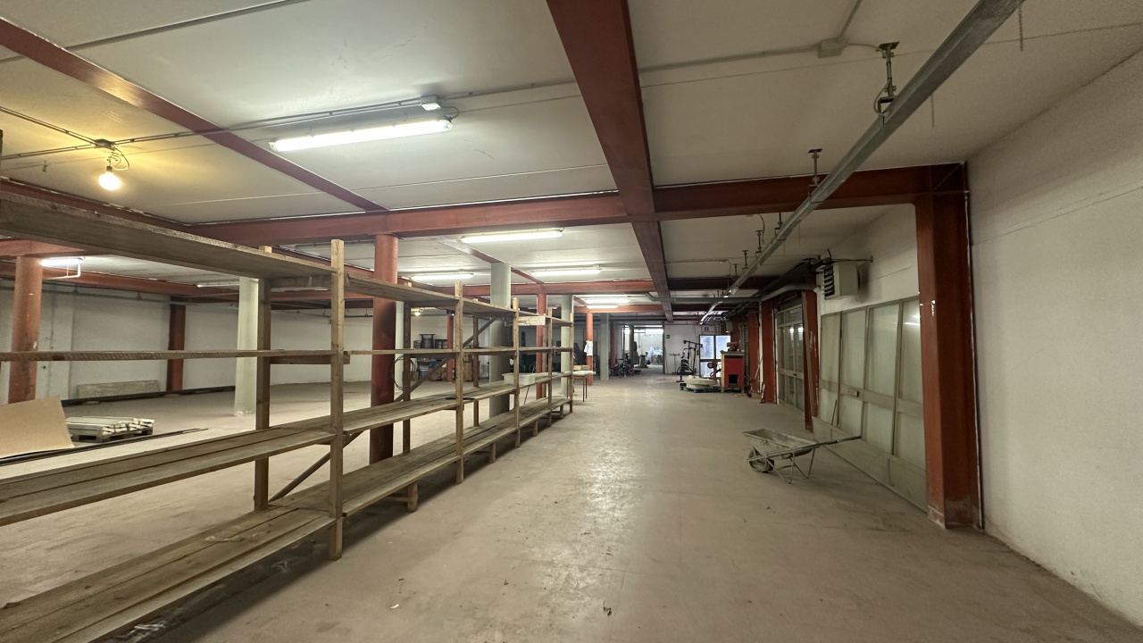 Magazzino in affitto in via algeri, Pontassieve