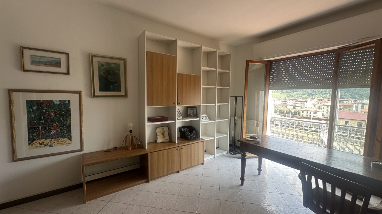 Quadrilocale con terrazzo in via garibaldi, Pontassieve