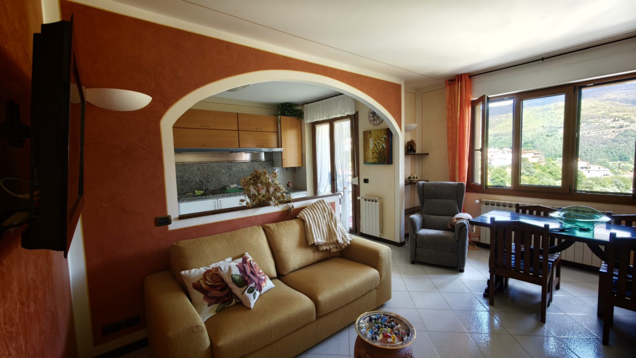 Appartamento con terrazzo in via pertini, Pelago
