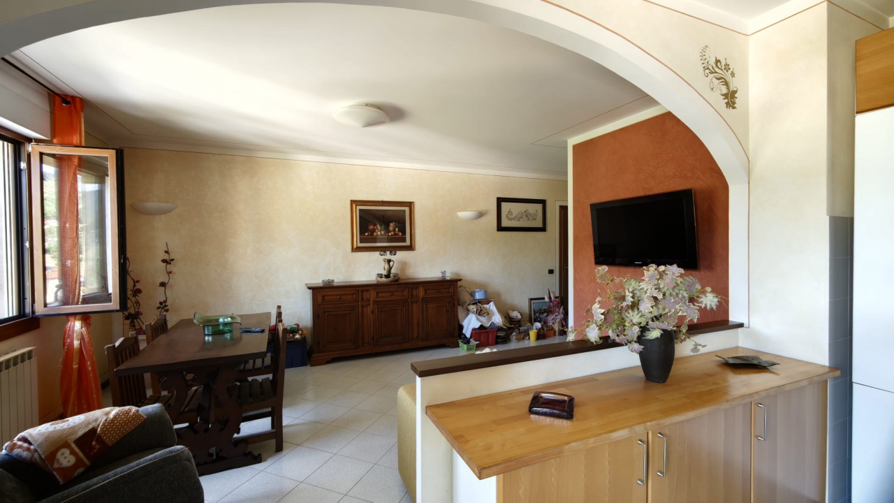 Appartamento con terrazzo in via pertini, Pelago