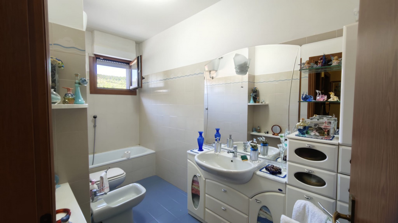 Appartamento con terrazzo in via pertini, Pelago