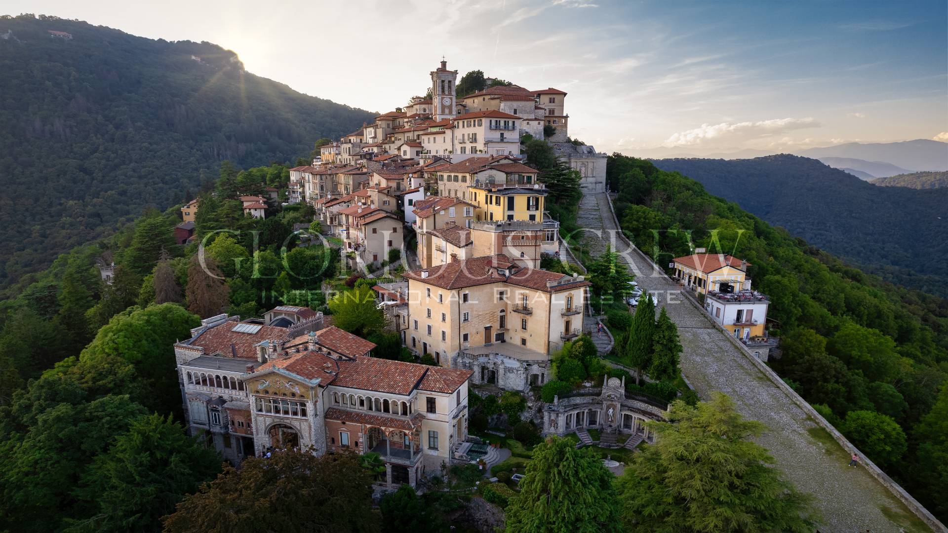 Casa indipendente con terrazzo, Varese santa maria del monte