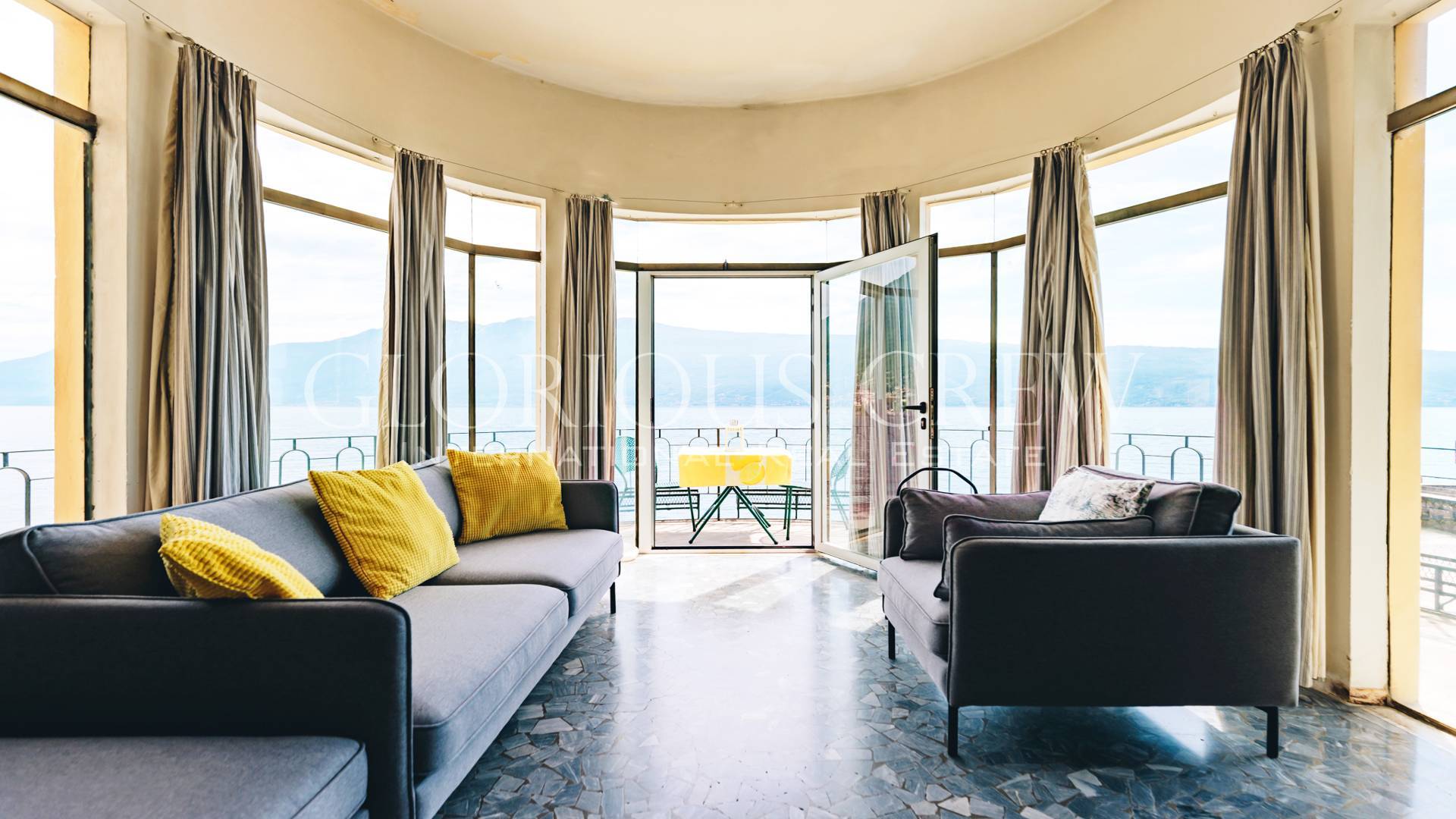 Attico con terrazzo in vendita a Gargnano, Bogliaco