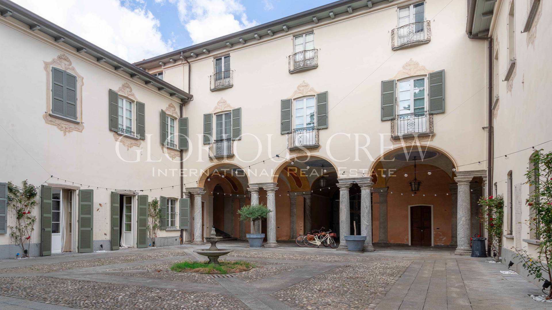 Palazzo in vendita a Oggiono