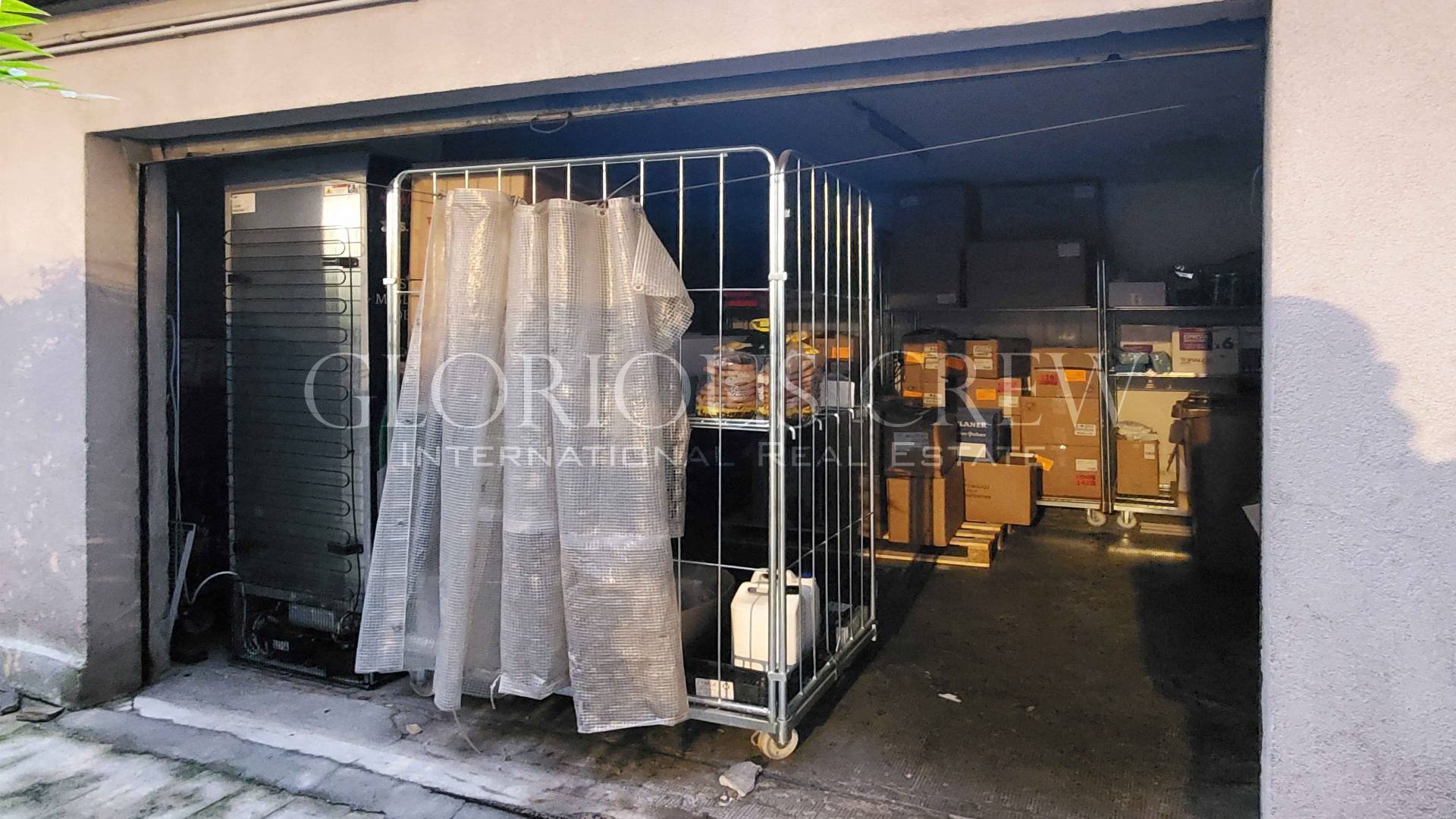 Locale commerciale in affitto a Milano, Fiera