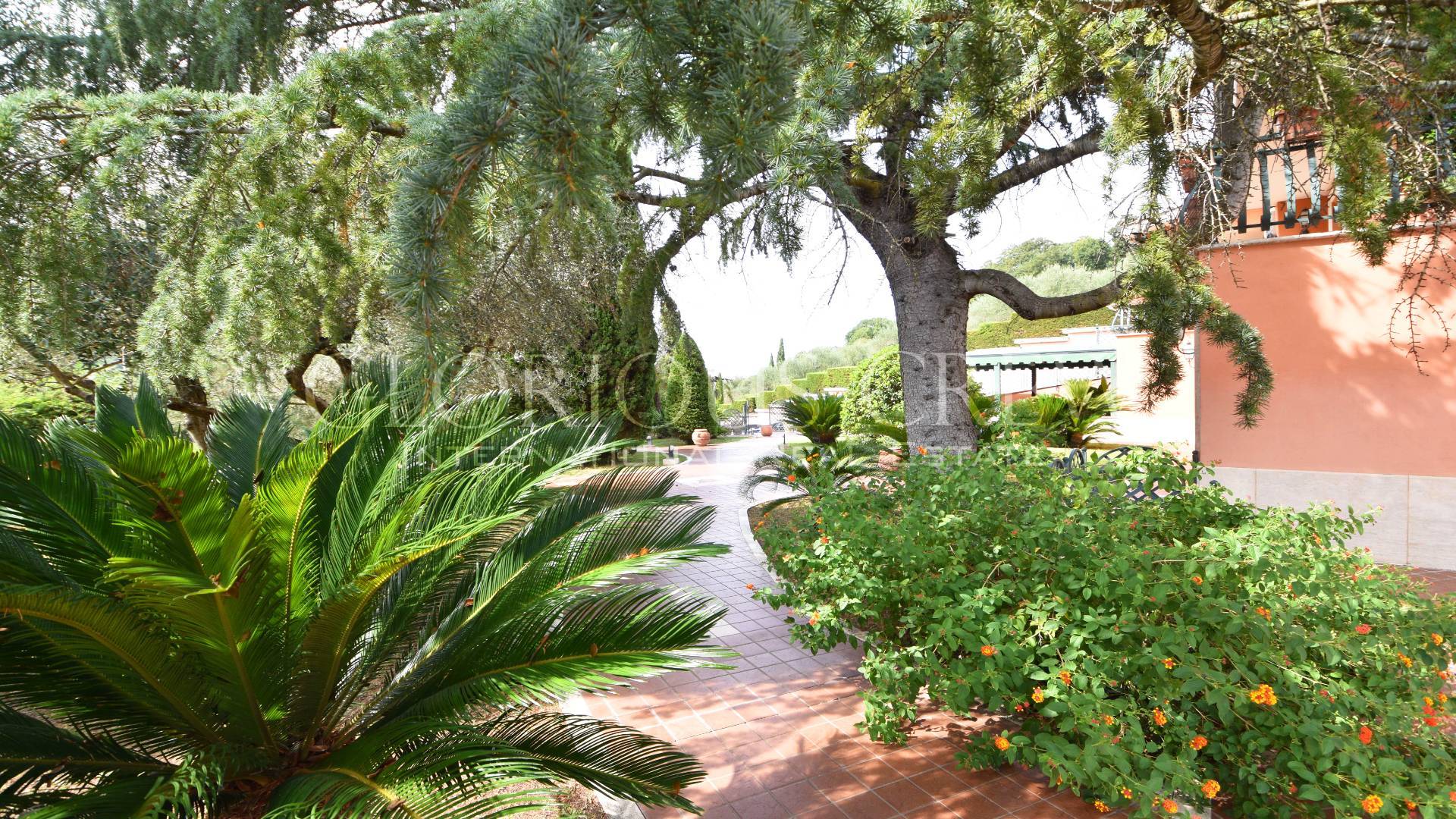 Hotel in vendita a Fonte Nuova, Santa Lucia