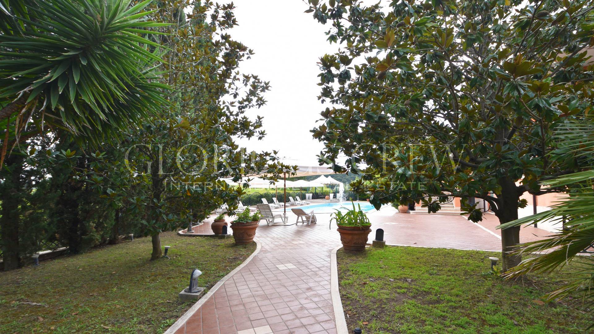 Hotel in vendita a Fonte Nuova, Santa Lucia