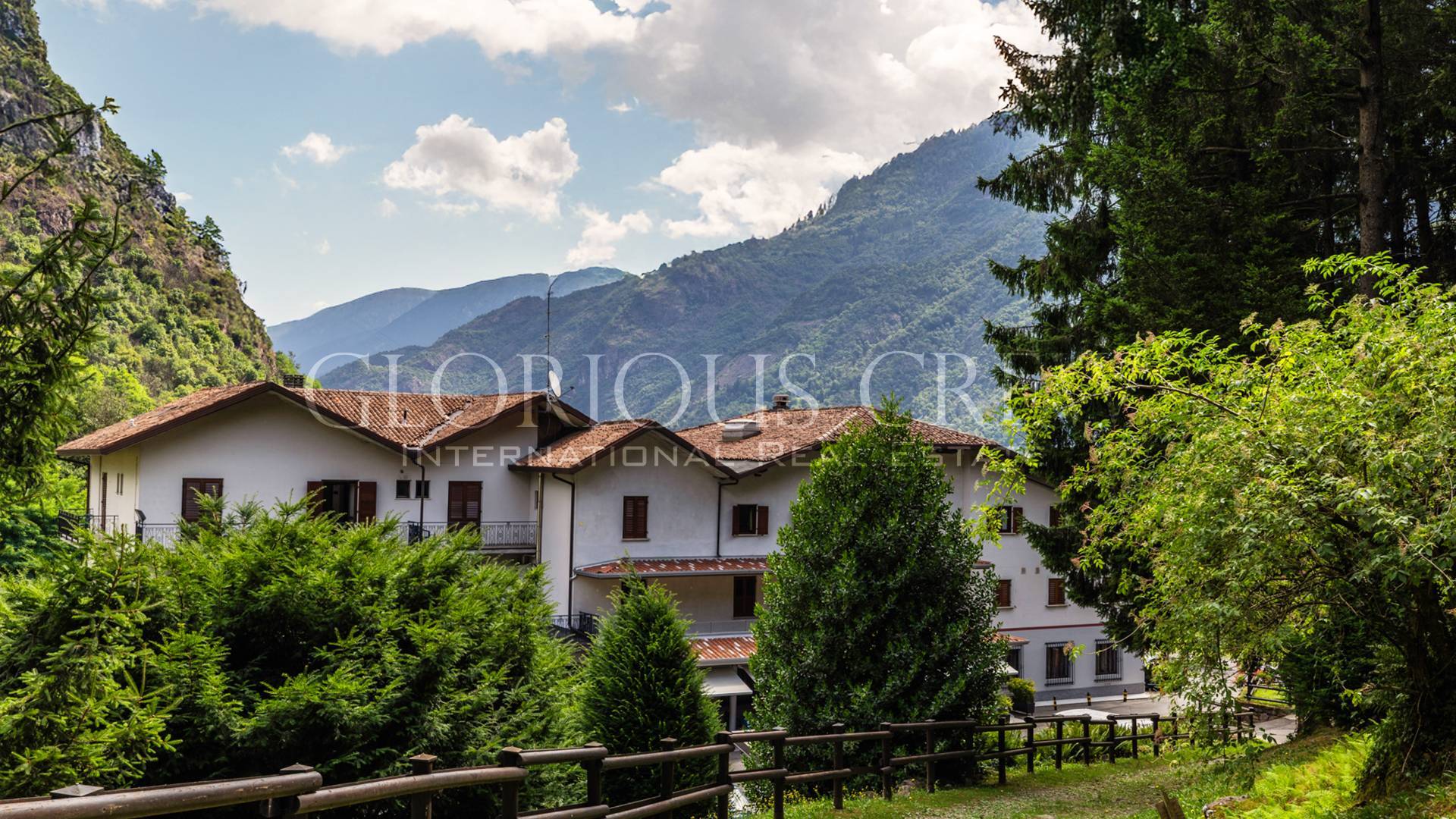 Palazzo in vendita a Darfo Boario Terme, Boario Terme