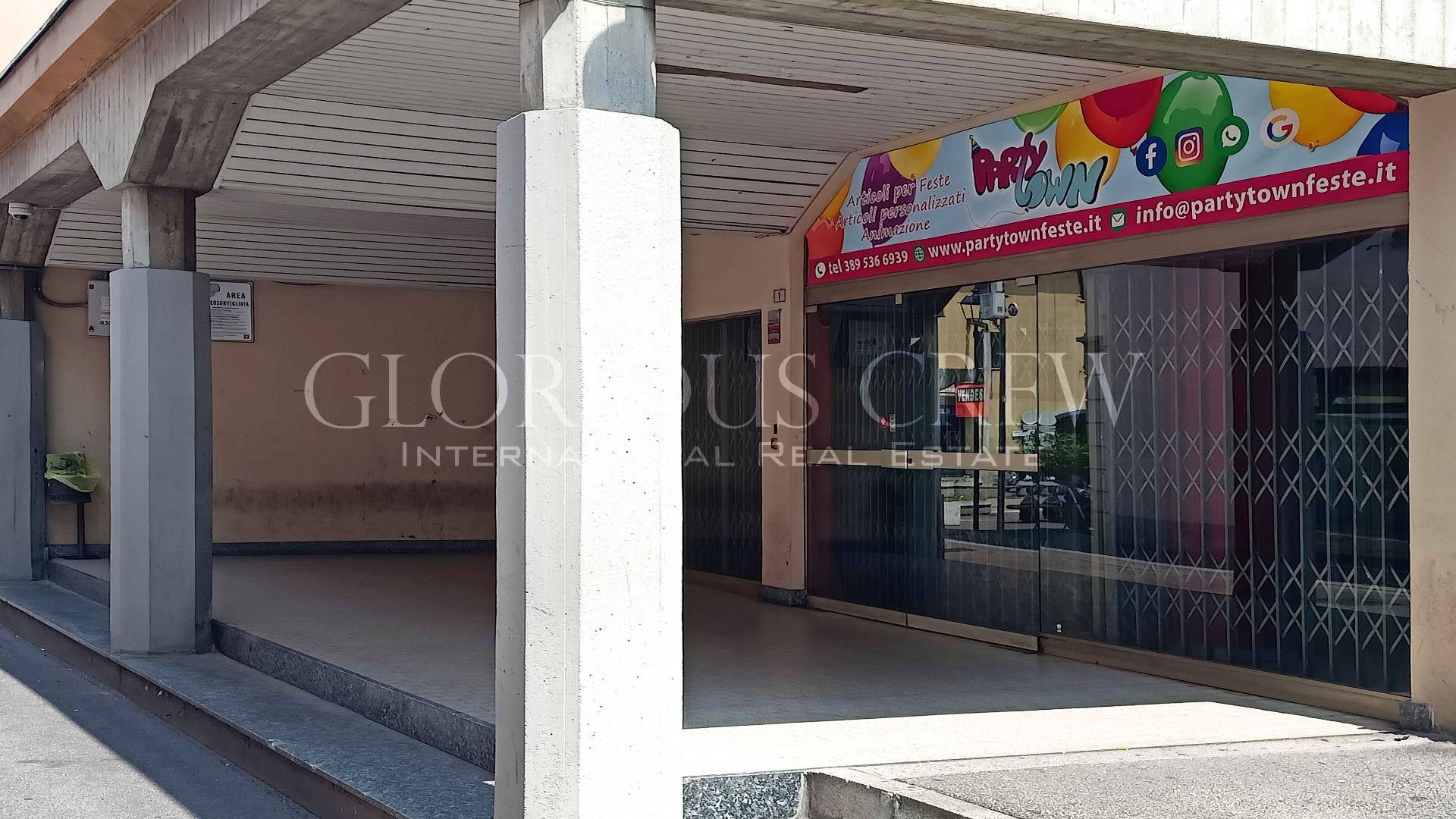 Locale commerciale in affitto a Muggi