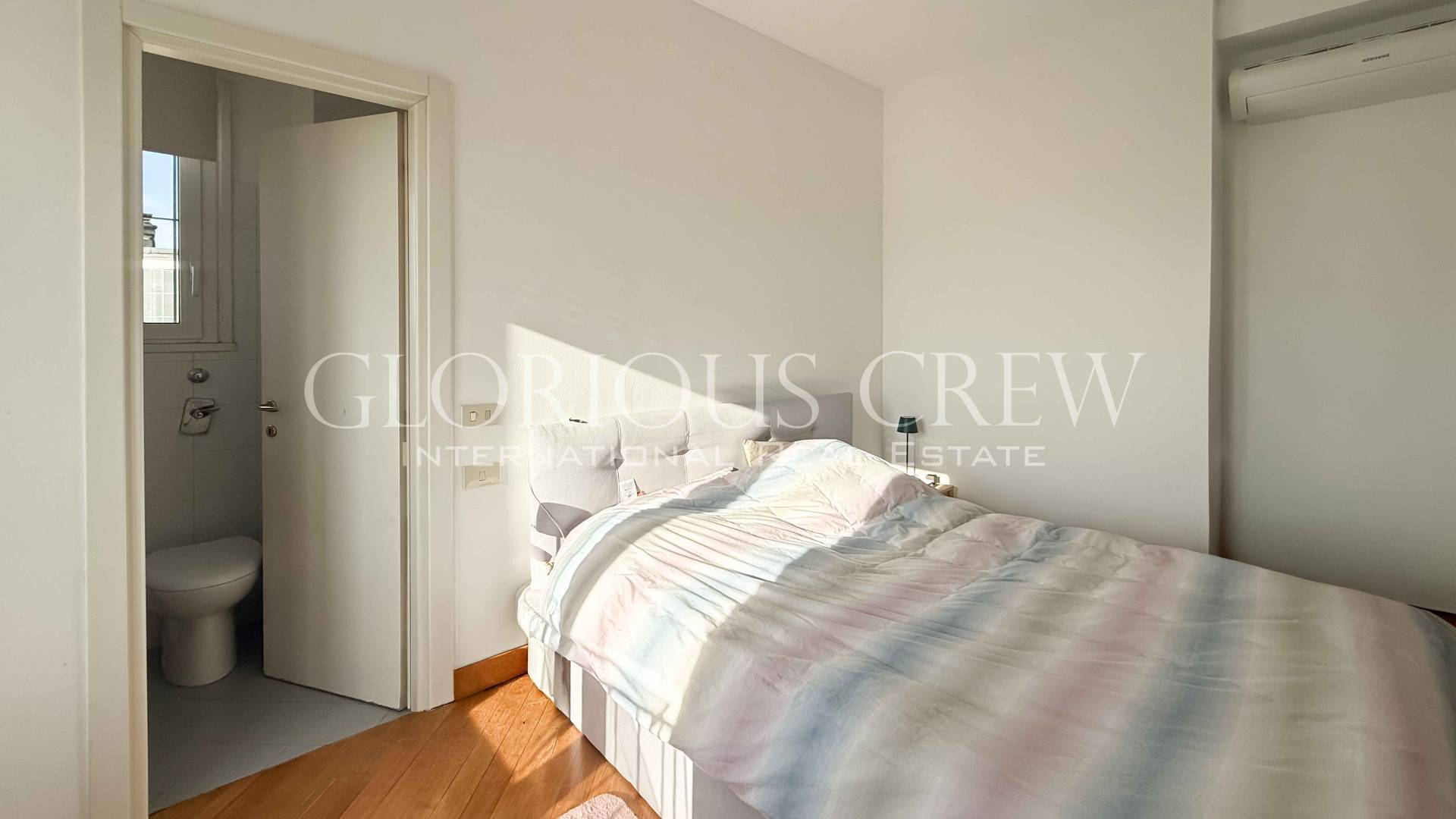 Attico con terrazzo in affitto a Milano, Bocconi