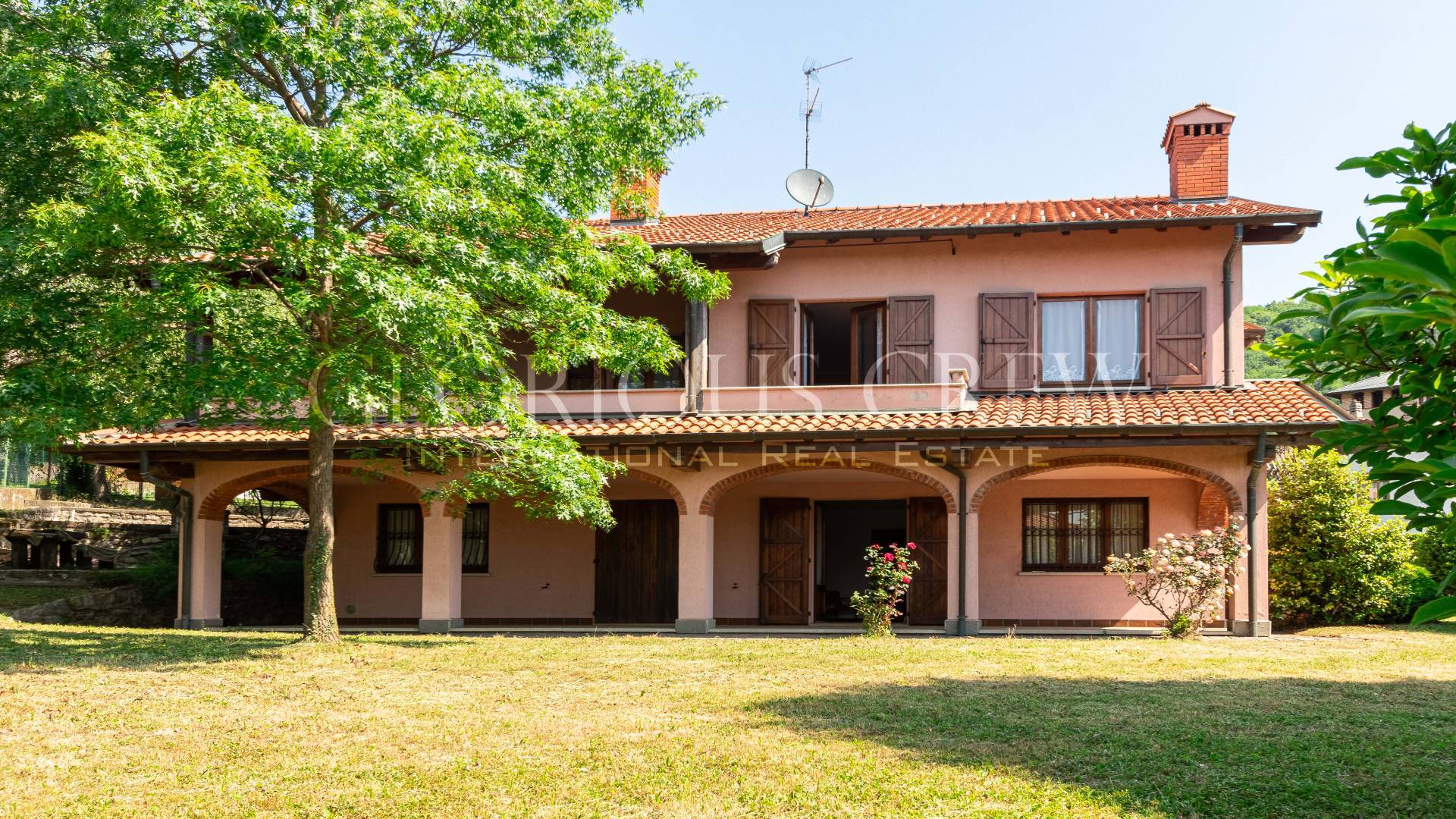 Villa in vendita a Proserpio