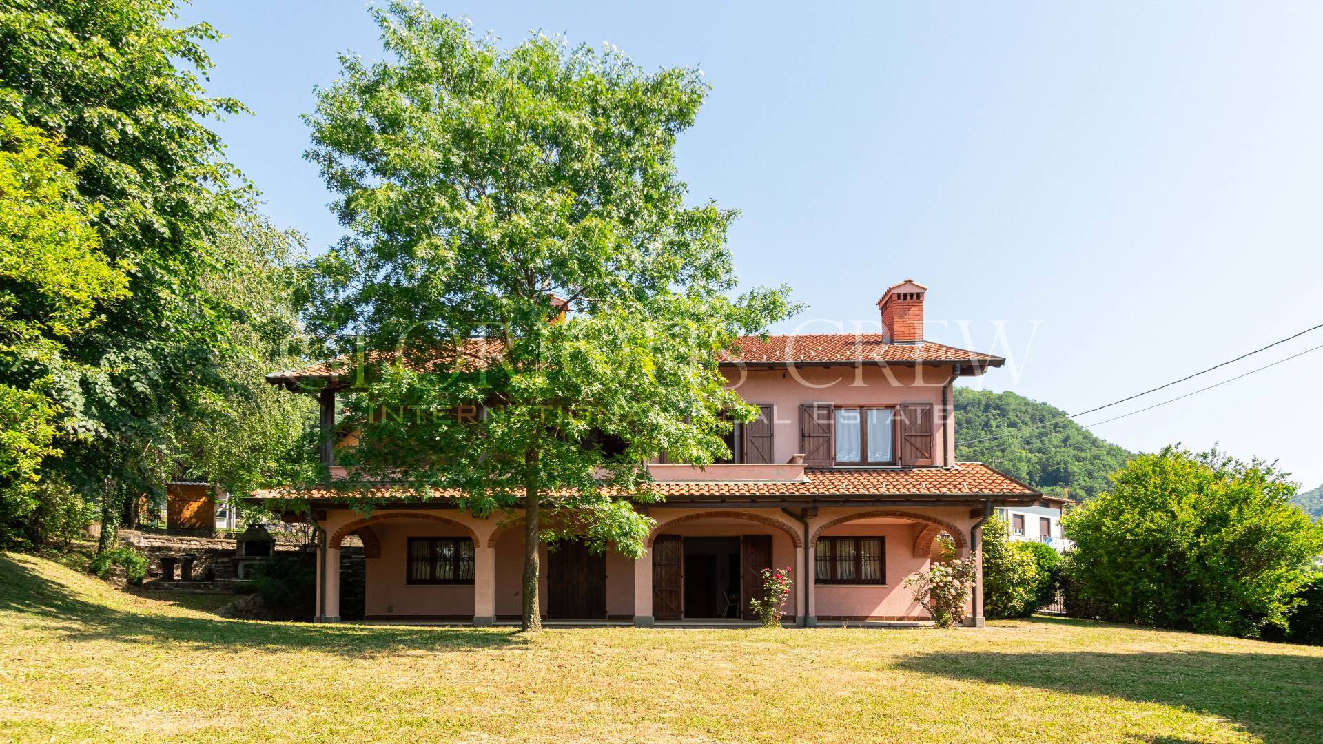 Villa in vendita a Proserpio