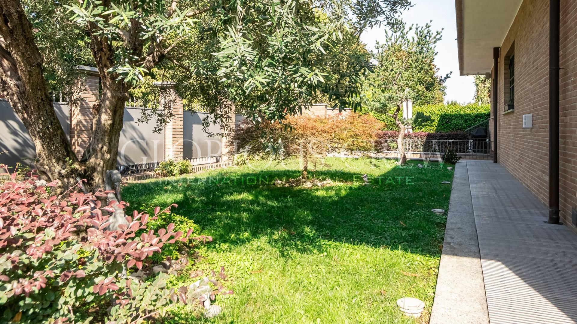 Villa in vendita a Trezzano sul Naviglio
