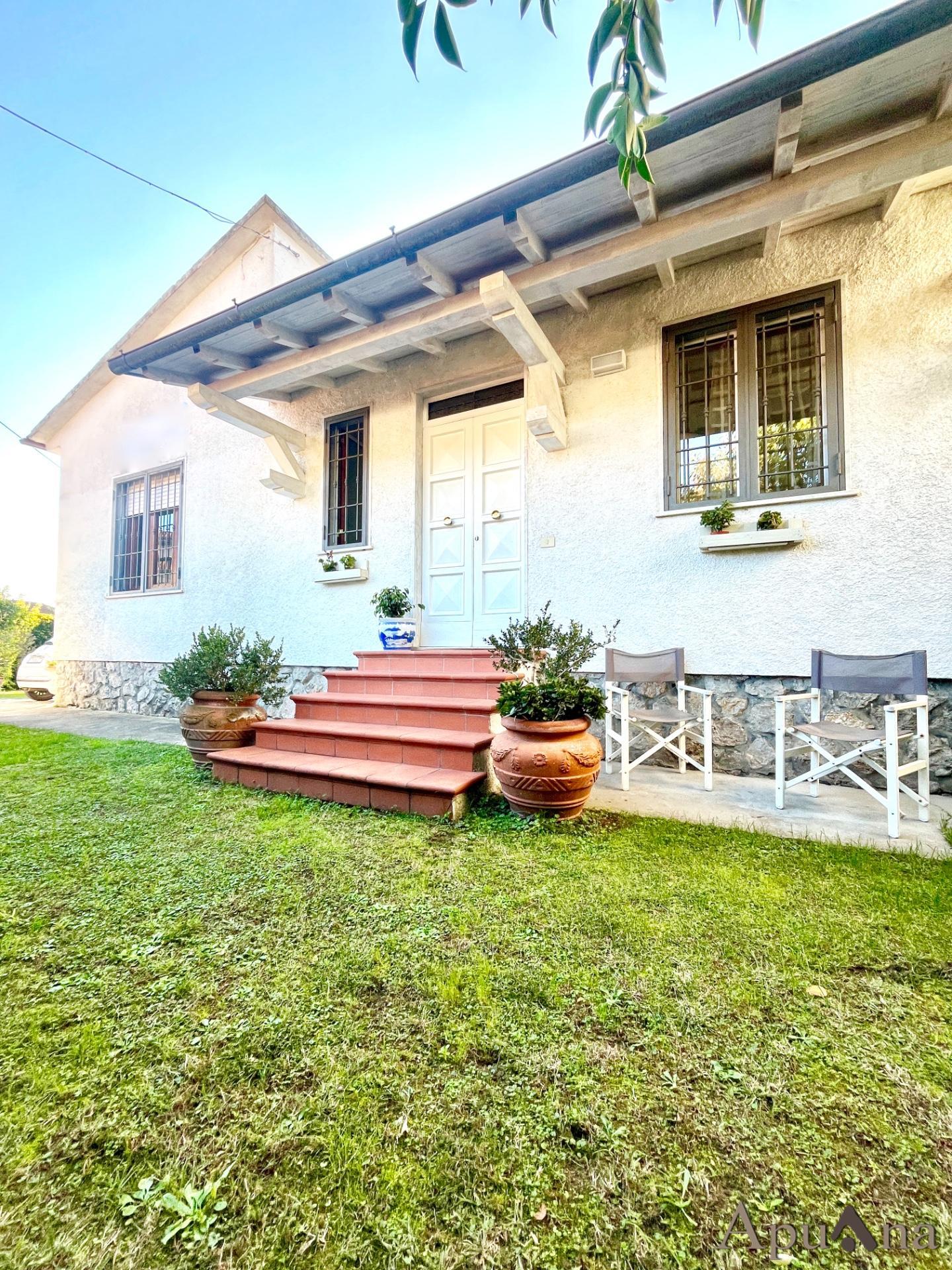 Casa indipendente con giardino, Montignoso cervaiolo