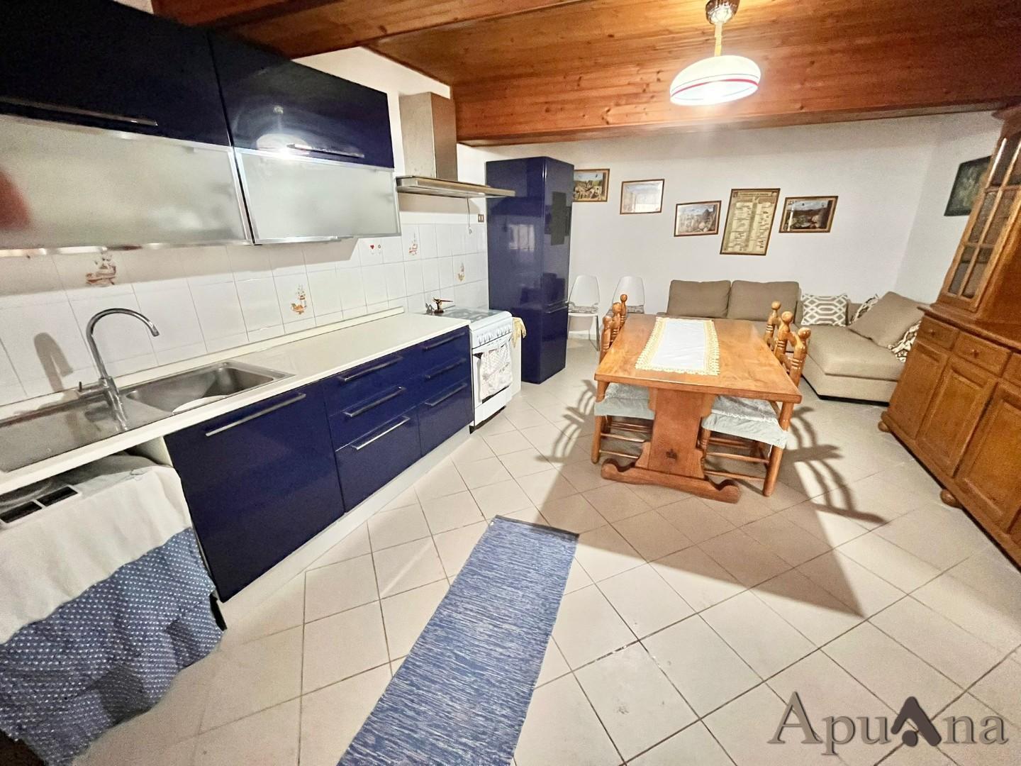 Casa indipendente con terrazzo, Massa ortola