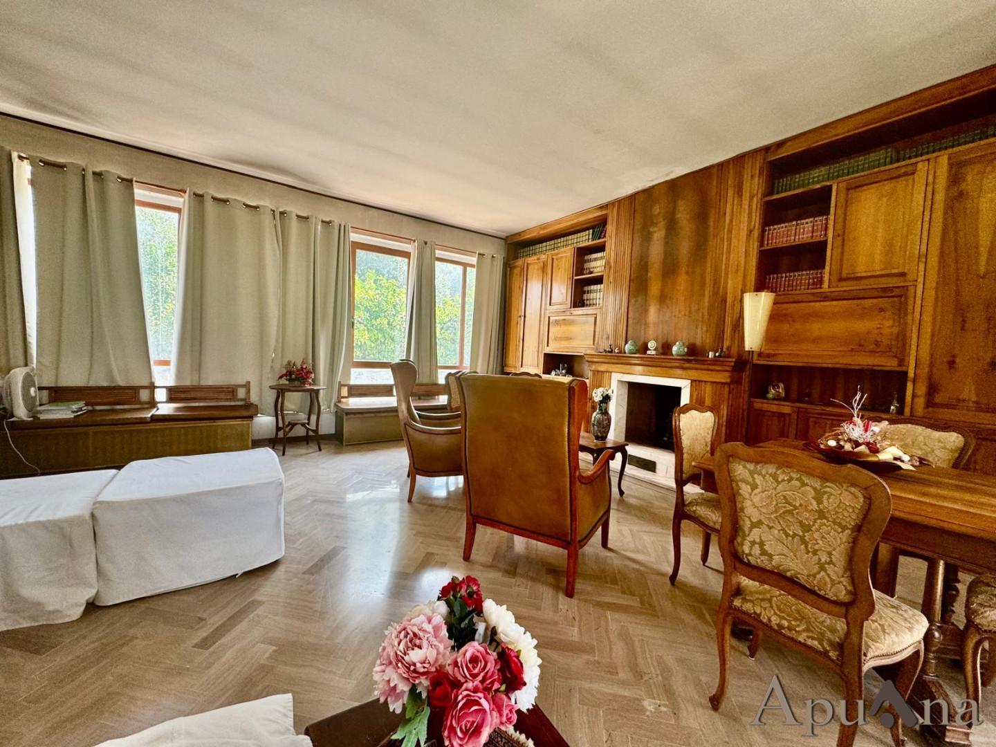 Villa Bifamiliare con giardino, Massa remola