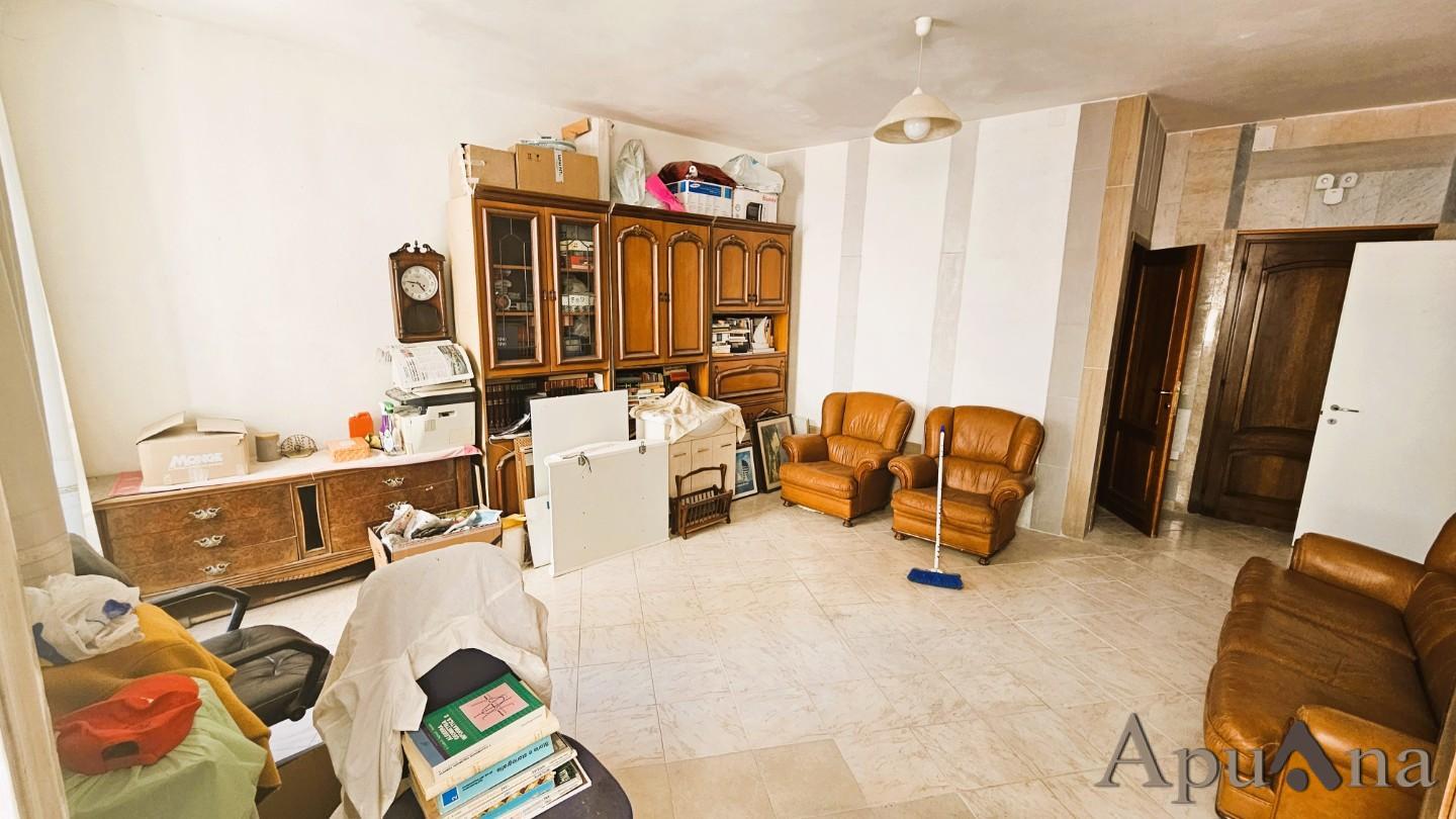 Appartamento da ristrutturare, Massa centro storico