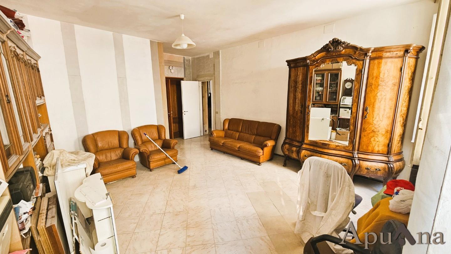 Appartamento da ristrutturare, Massa centro storico