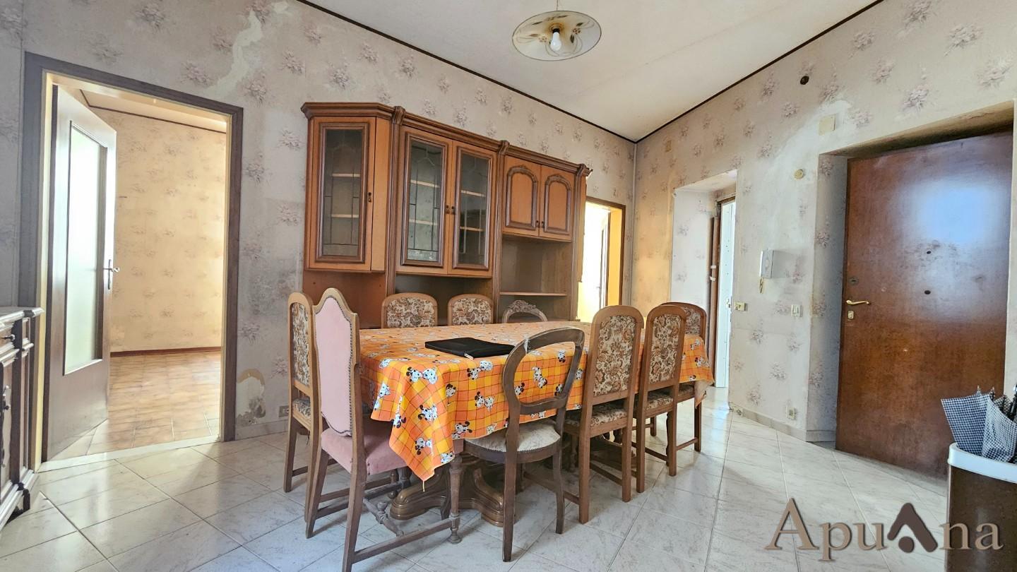 Appartamento da ristrutturare, Massa centro storico