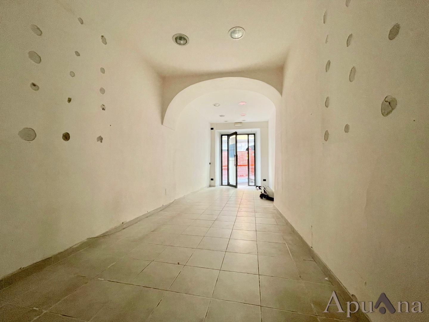 Locale commerciale in affitto, Massa centro