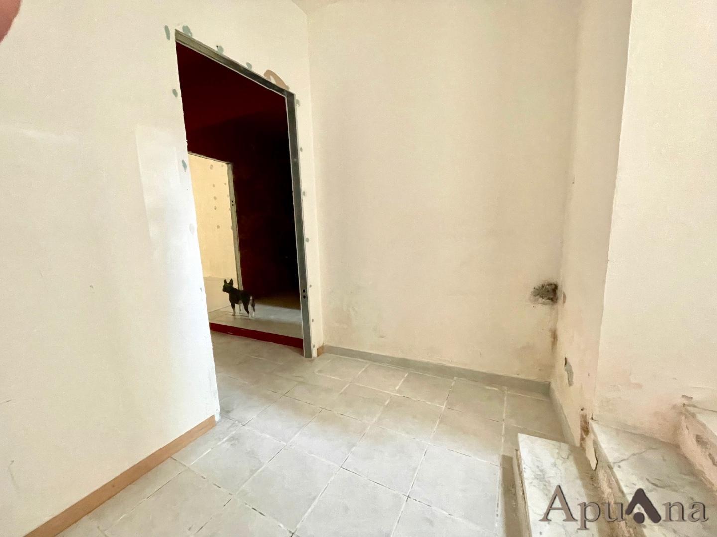 Locale commerciale in affitto, Massa centro