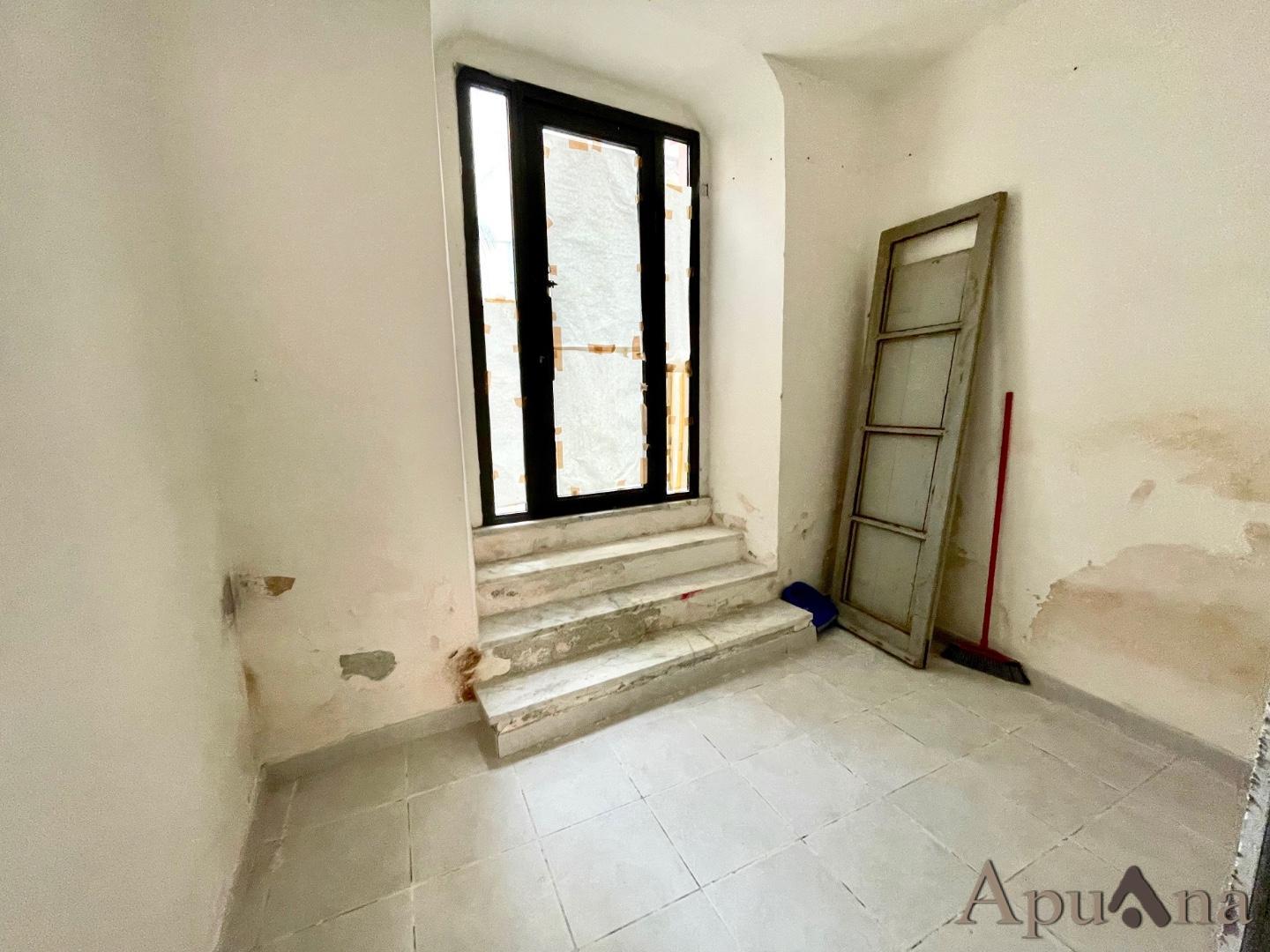 Locale commerciale in affitto, Massa centro