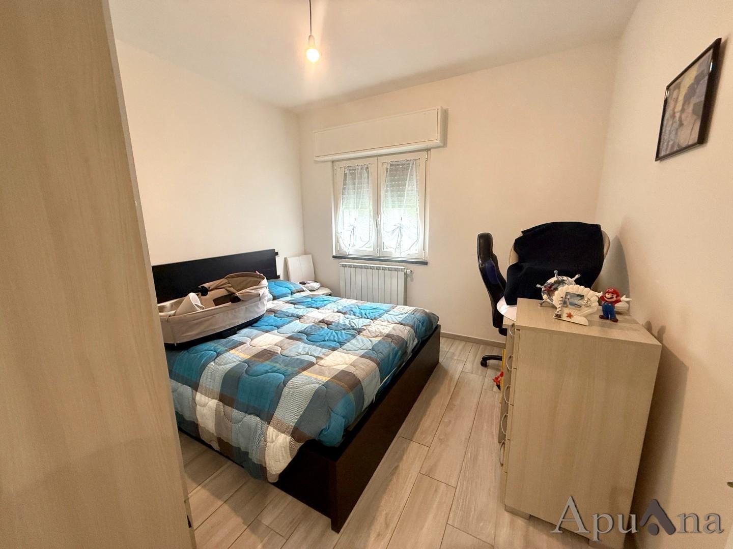 Villa con giardino, Massa mirteto