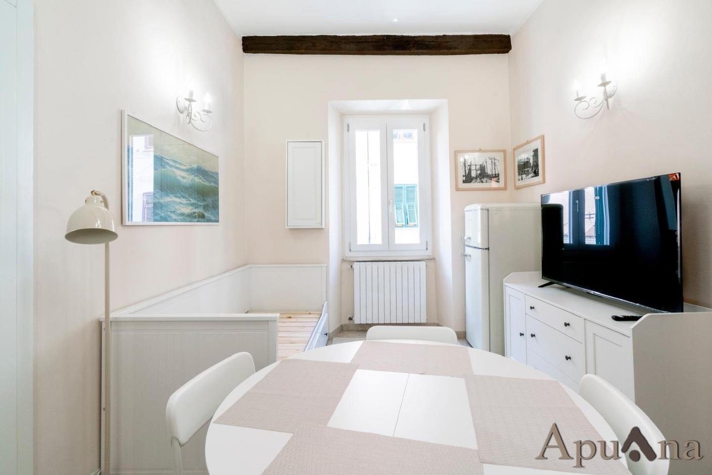 Quadrilocale arredato in affitto, Massa centro storico