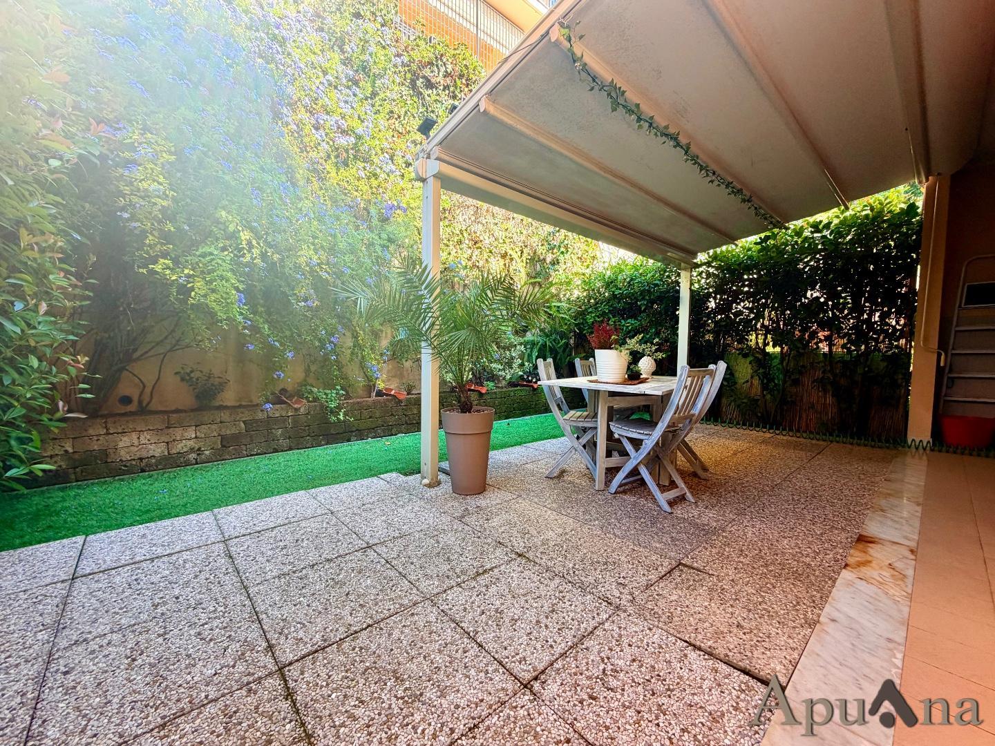 Quadrilocale con giardino a Massa