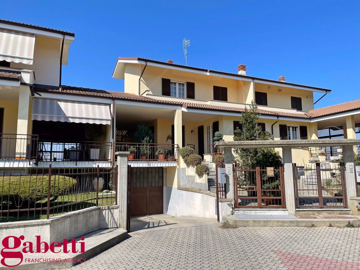 Casa indipendente con giardino a Bra