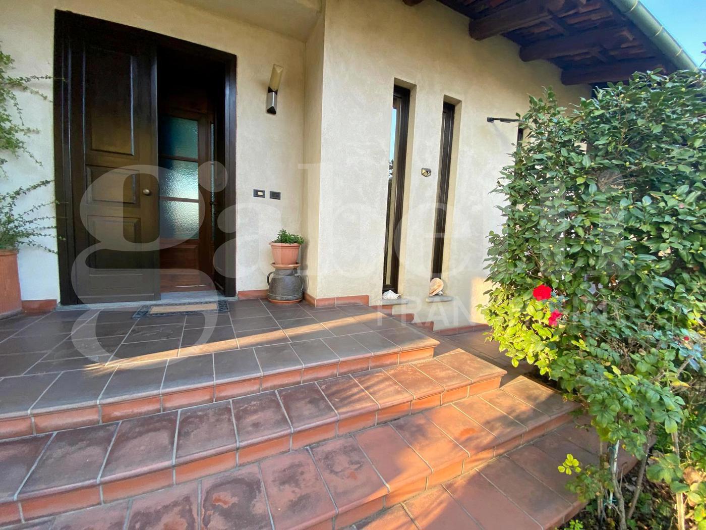 Villa con giardino a Bra