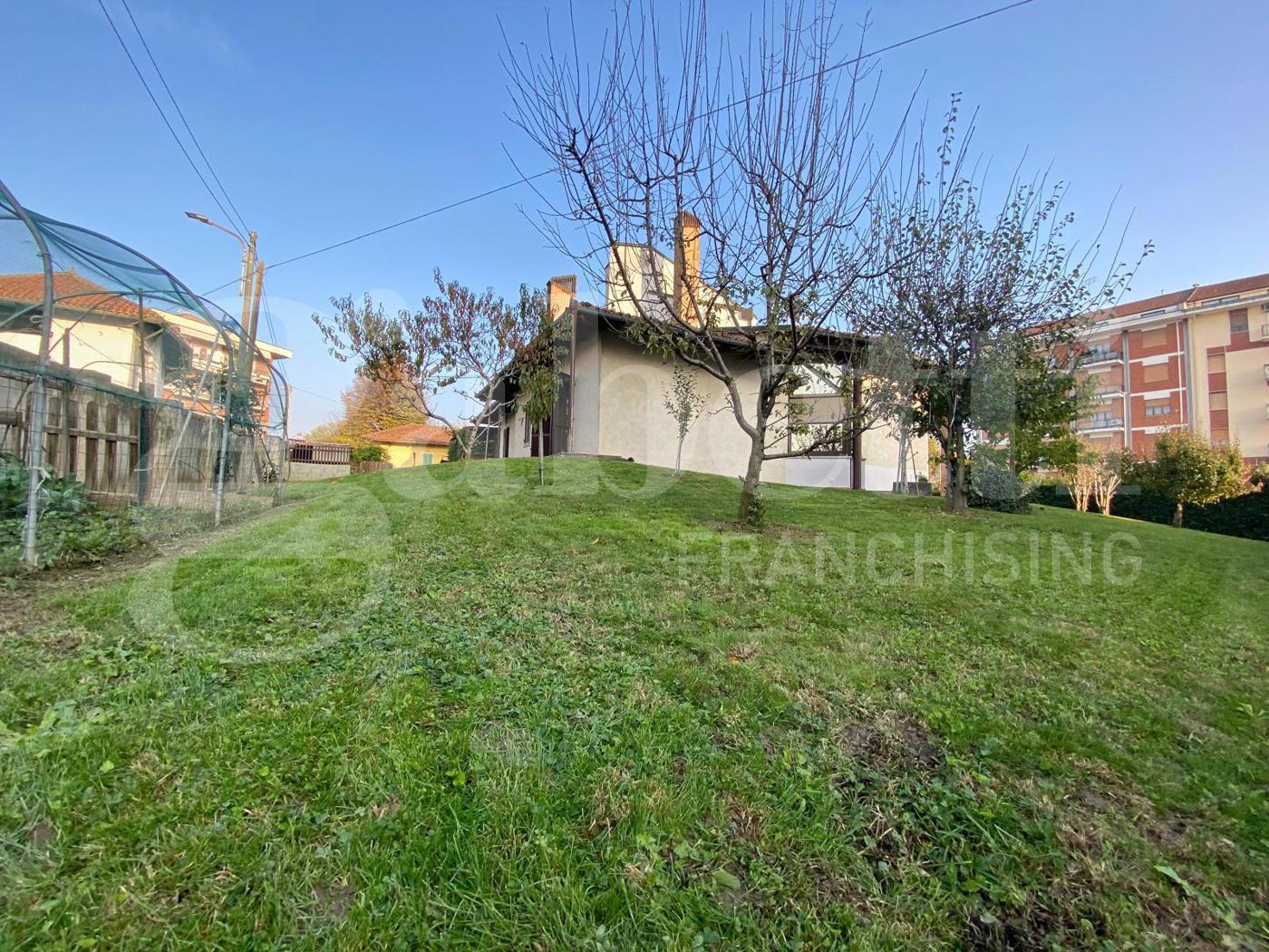 Villa con giardino a Bra