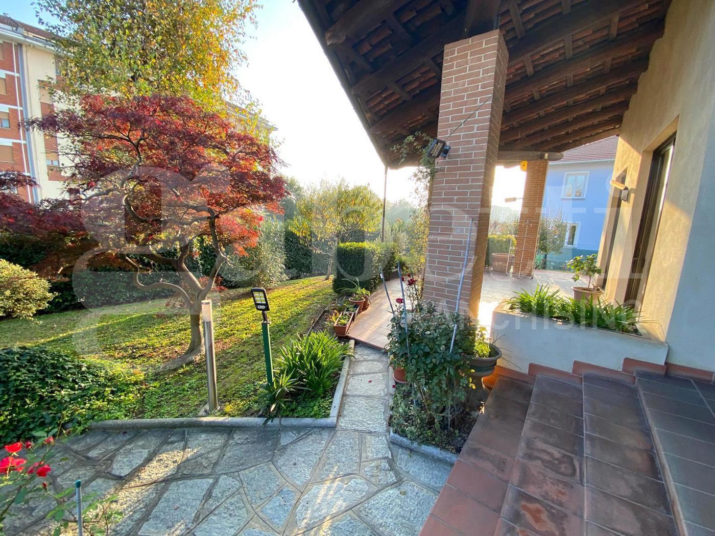 Villa con giardino a Bra