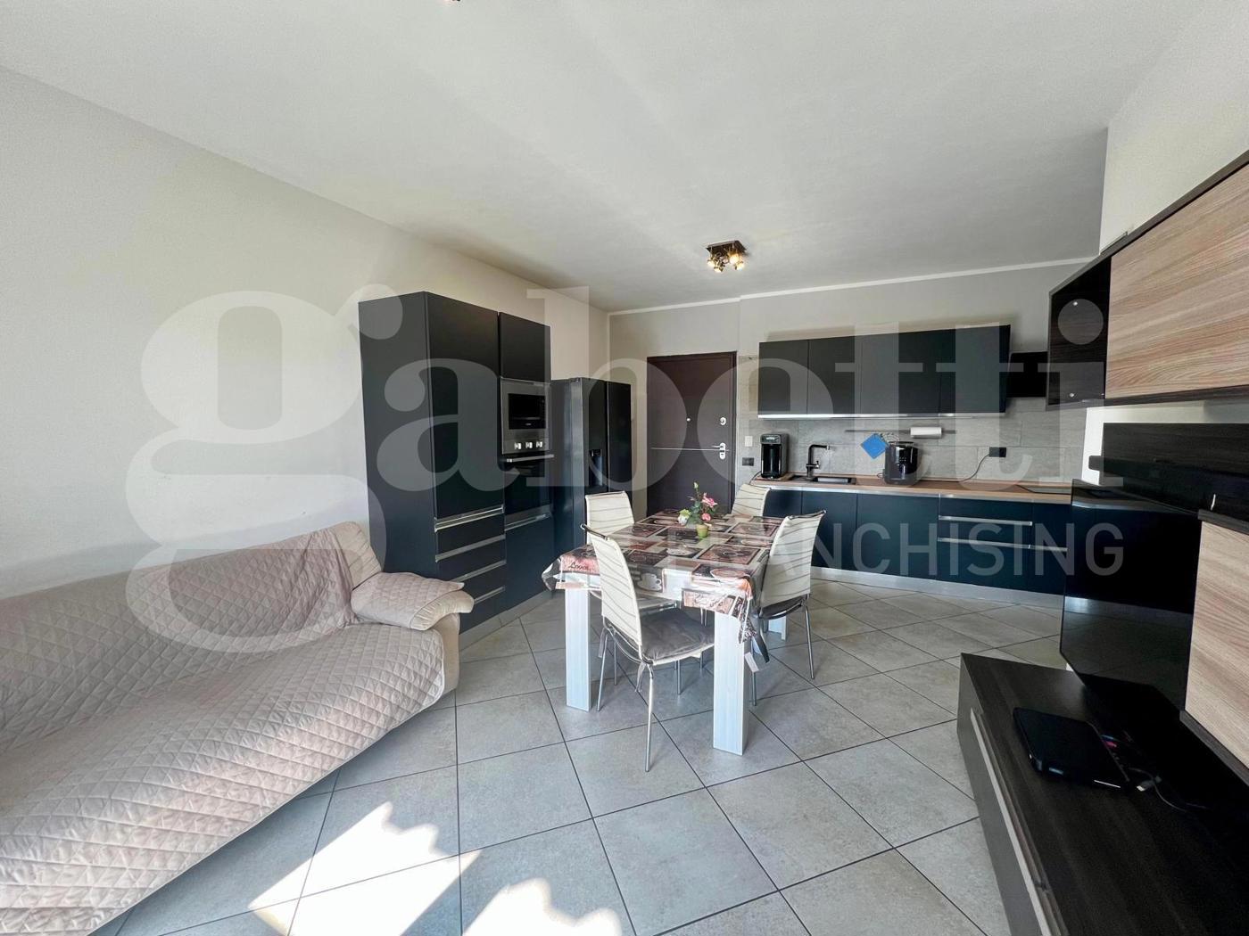 Trilocale con box a Govone