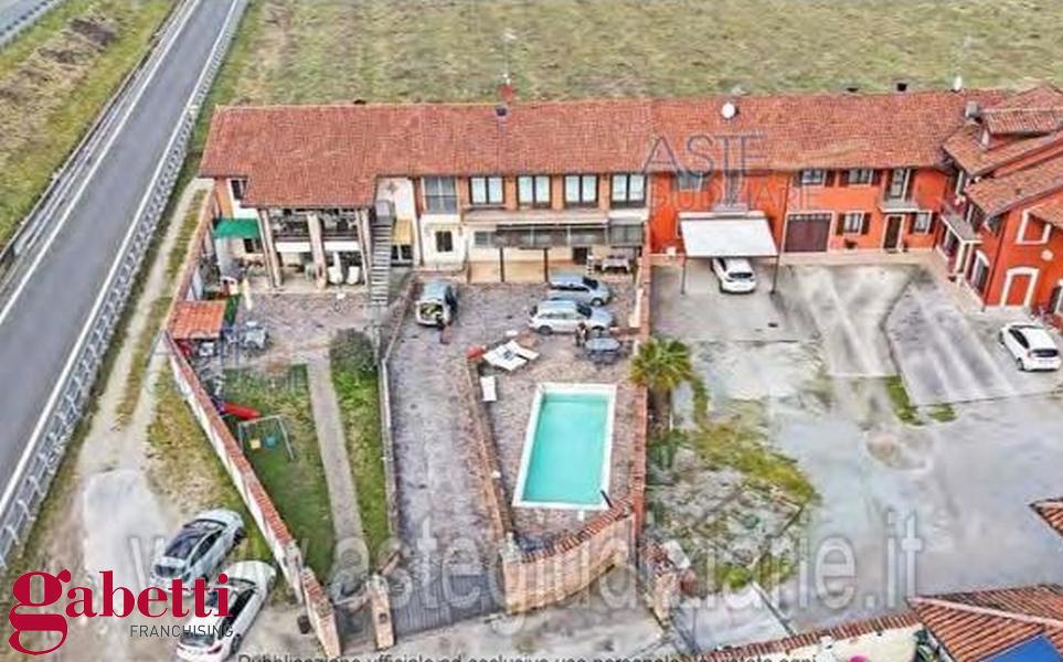 Casa indipendente con giardino a Bra