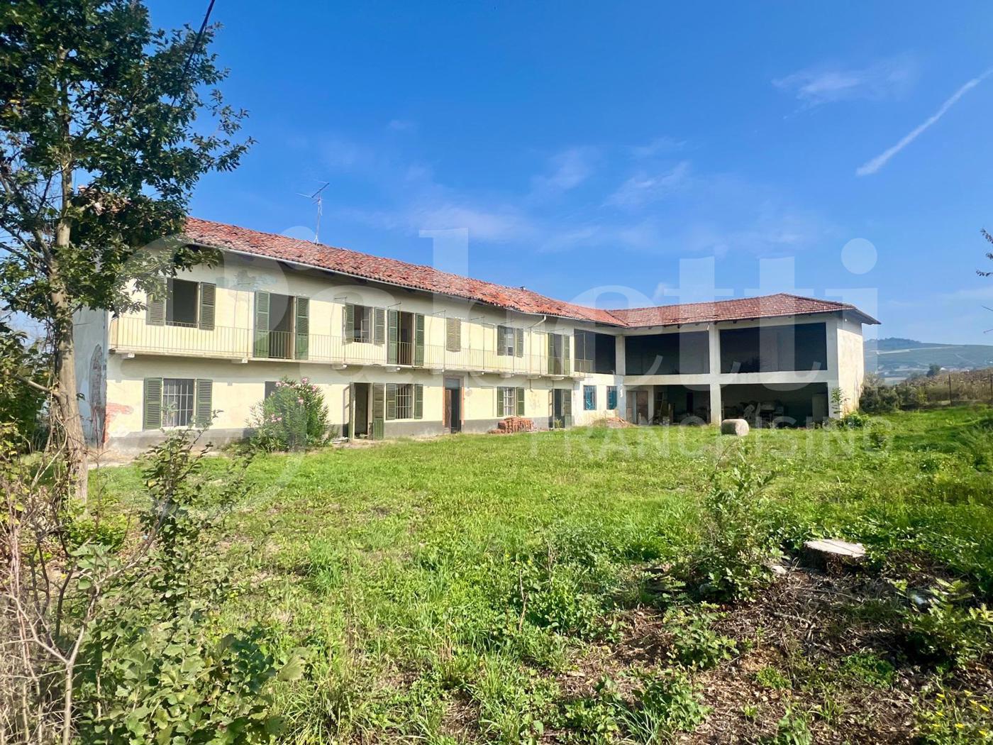 Rustico con giardino a Barolo