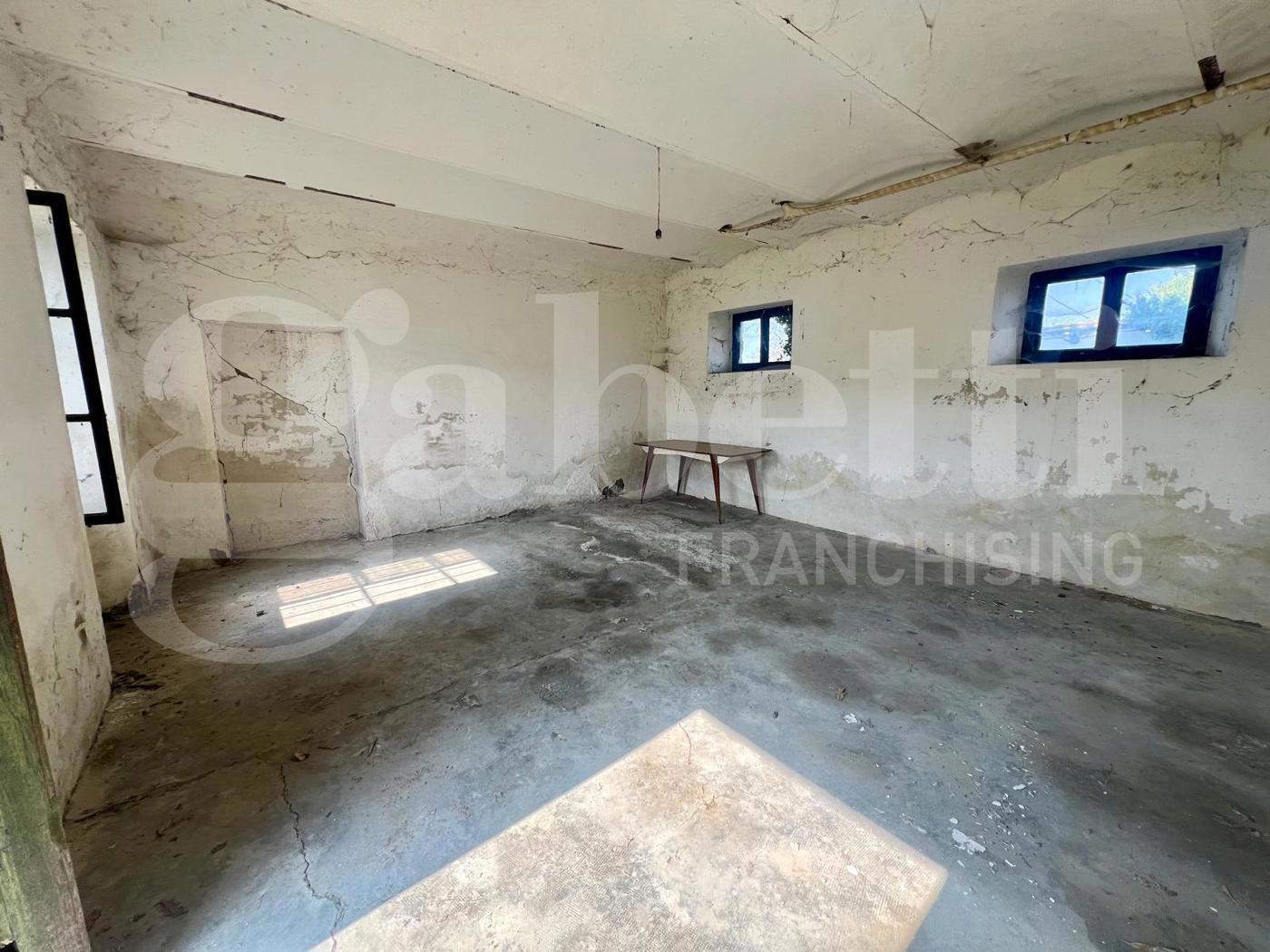 Rustico con giardino a Barolo