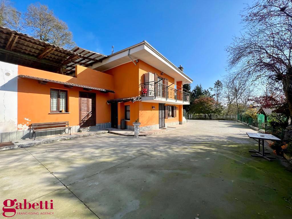 Casa indipendente con giardino a Pocapaglia