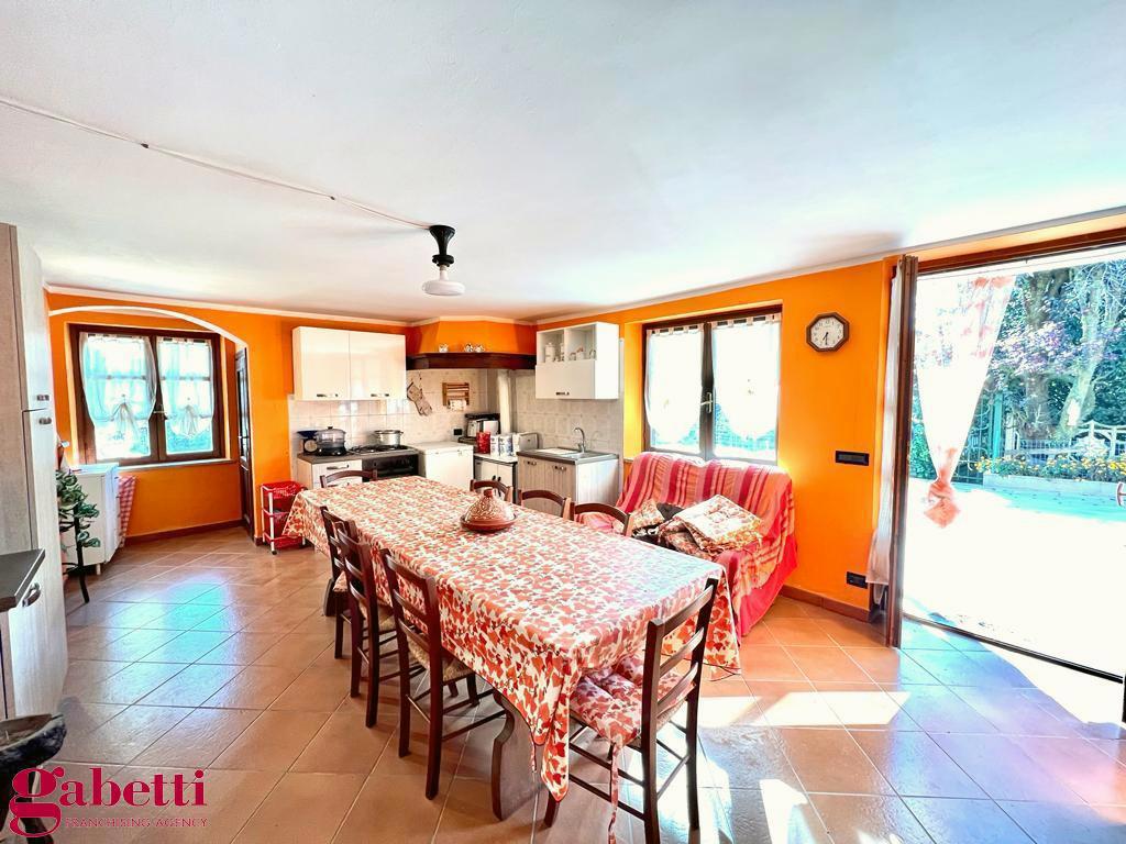 Casa indipendente con giardino a Pocapaglia