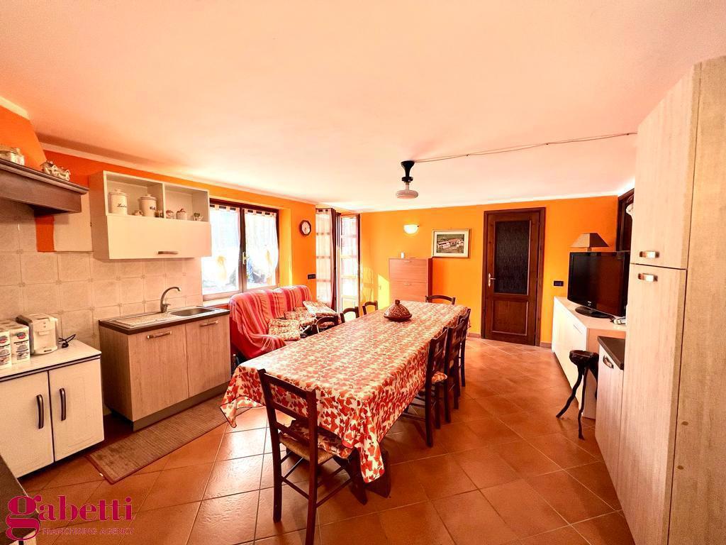 Casa indipendente con giardino a Pocapaglia