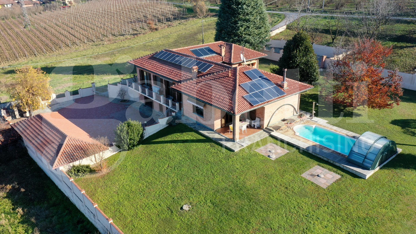 Villa in vendita a La Morra