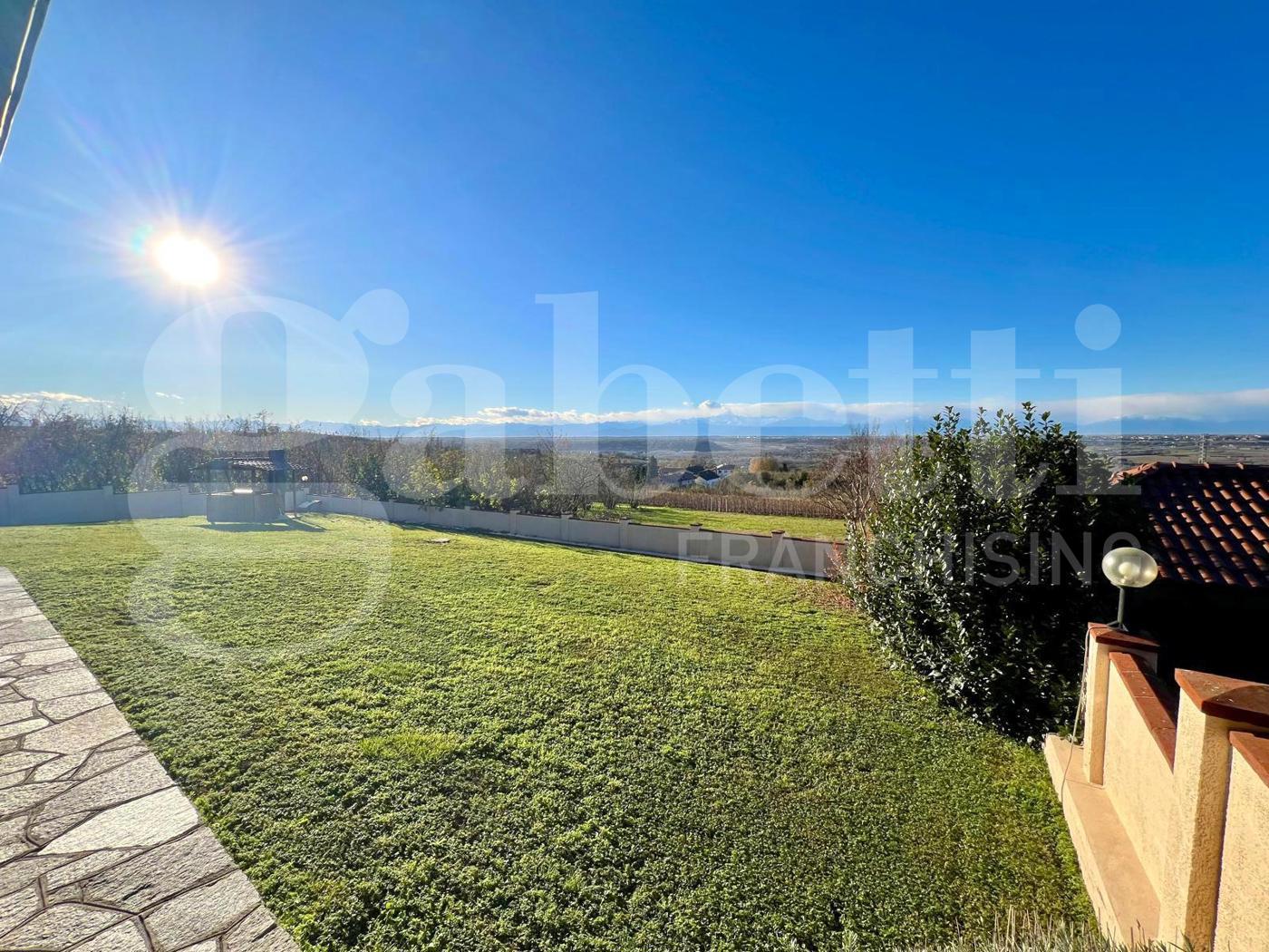 Villa in vendita a La Morra