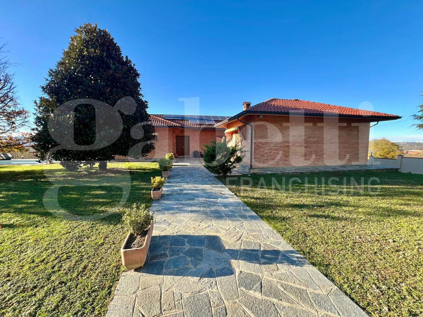 Villa in vendita a La Morra