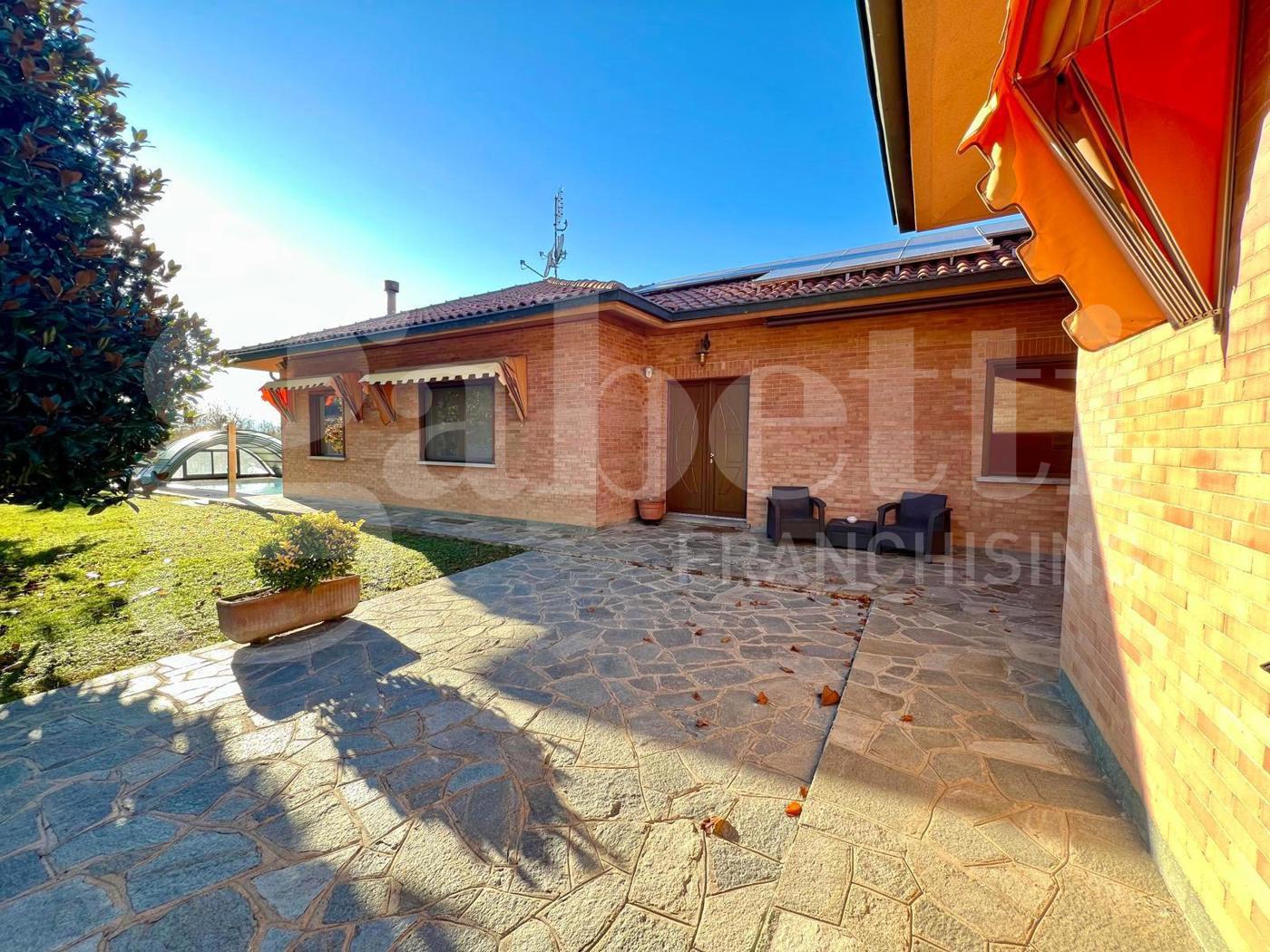 Villa in vendita a La Morra