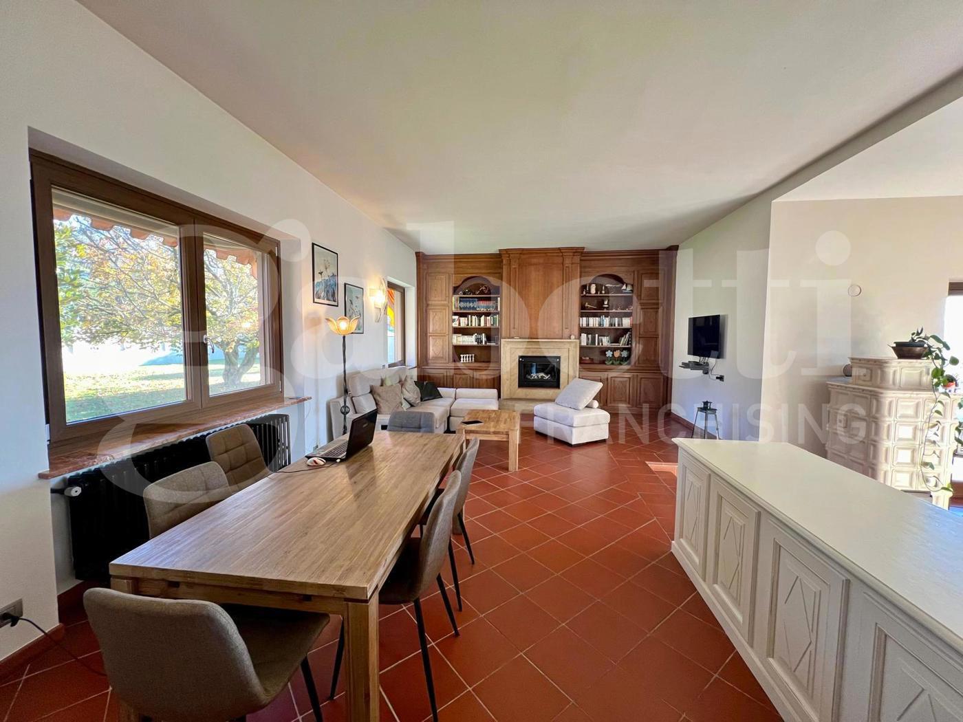 Villa in vendita a La Morra