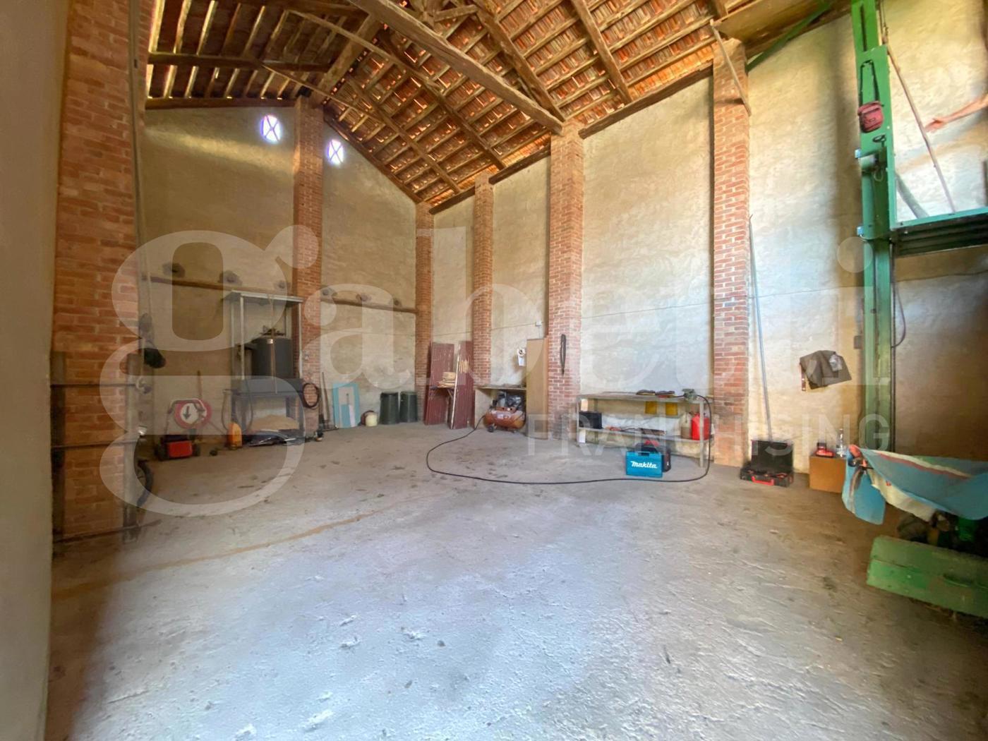 Magazzino in vendita a Cherasco